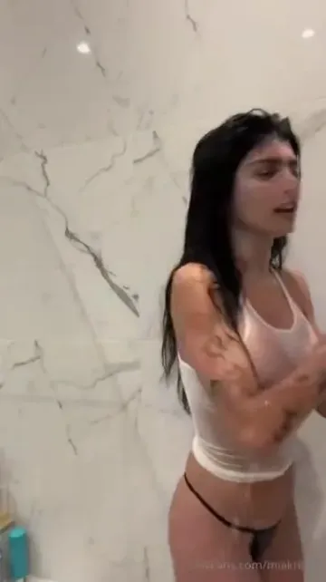 Mia Khalifa Nude Wet Tank Top OnlyFans Video Leaked - Image 13