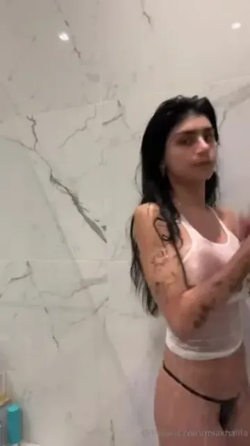 Mia Khalifa Nude Wet Tank Top OnlyFans Video Leaked - Image 7