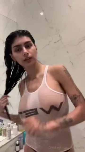Mia Khalifa Nude Wet Tank Top OnlyFans Video Leaked - Image 8