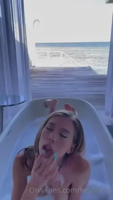 HeyHorny Nude Bath Wash OnlyFans Video Leaked - Image 3