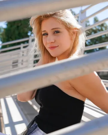 Lizzy Wurst Sexy Pictures - Image 15