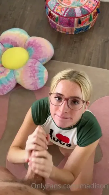 Madison Moores Nerd Riding Sex OnlyFans Video Leaked - Image 6