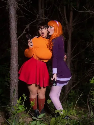 BishoujoMom Nude Velma Daphne Cosplay Fansly Set Leaked - Image 14