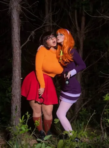 BishoujoMom Nude Velma Daphne Cosplay Fansly Set Leaked - Image 2