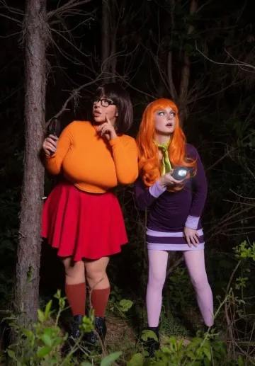 BishoujoMom Nude Velma Daphne Cosplay Fansly Set Leaked - Image 9