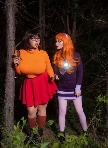 BishoujoMom Nude Velma Daphne Cosplay Fansly Set Leaked - Image 16