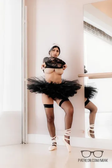 Mia Khalifa Ballet Lingerie Patreon Set Leaked