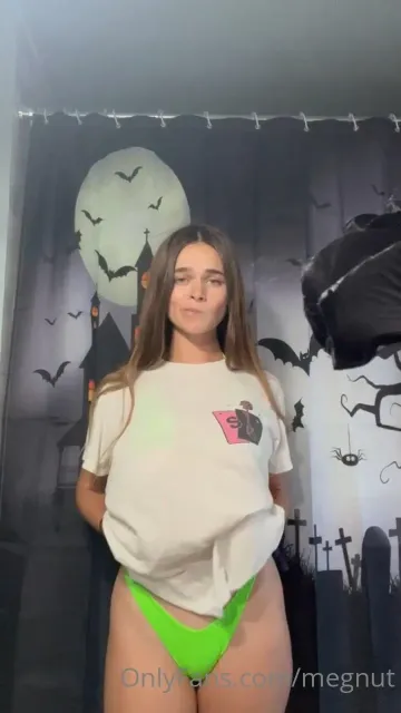 Megnutt02 Nude Boob Flash Onlyfans Video Leaked - Image 3